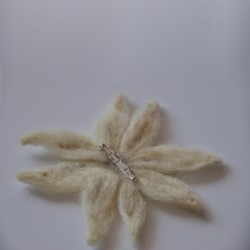 Broszka kwiat z filcu - beżowy