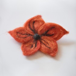 Broszka kwiat z filcu - pomarańczowy 5 płatkowy